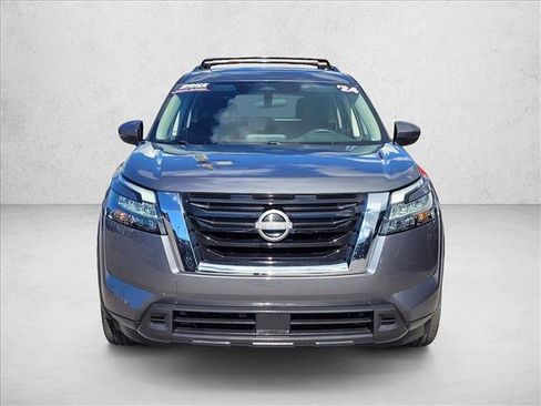 Used 2024 Nissan Pathfinder SV w/ SV Premium Package image 2