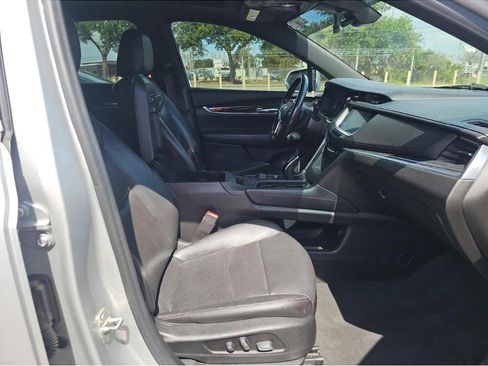 Used 2020 Cadillac XT5 Premium Luxury FWD image 9