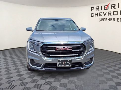 Used 2024 GMC Terrain SLE AWD/4WD image 3