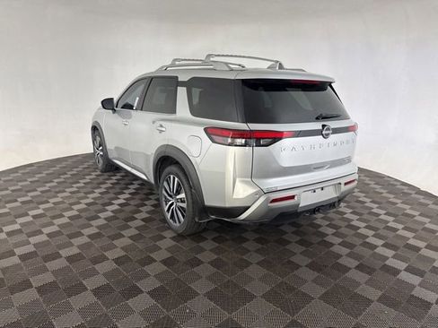 Used 2022 Nissan Pathfinder Platinum w/ Cargo Package AWD/4WD image 9