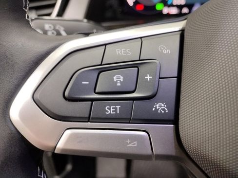 Used 2025 Volkswagen Atlas Cross Sport SE AWD/4WD image 28