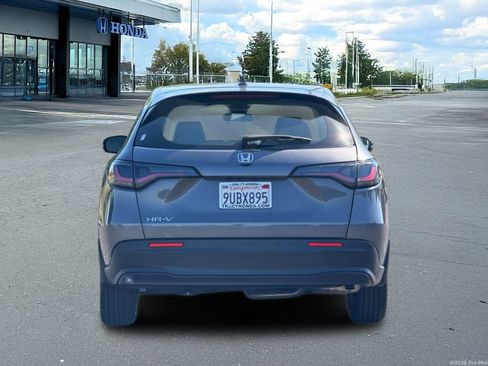 Certified 2025 Honda HR-V LX image 8