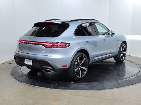 Certified 2025 Porsche Macan AWD/4WD image 7