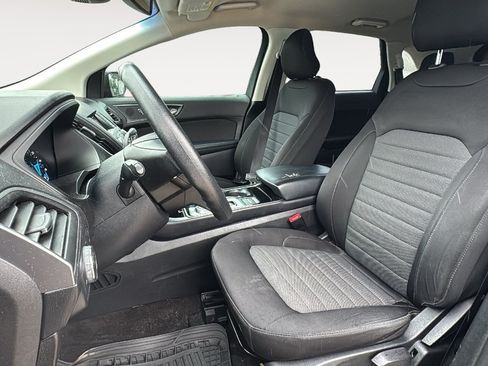 Used 2019 Ford Edge SE FWD image 13