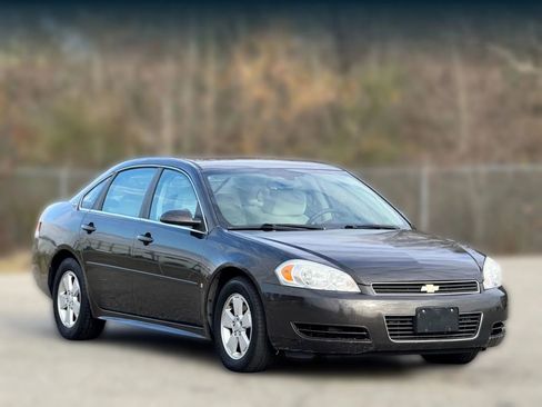 Used 2009 Chevrolet Impala LT image 1