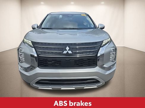 Used 2024 Mitsubishi Outlander SE image 13