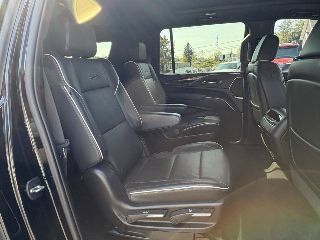 Used 2023 Cadillac Escalade ESV Premium Luxury w/ LPO, Radiant Package AWD/4WD image 22
