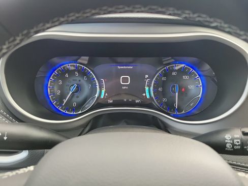 New 2027 Chrysler Pacifica Select FWD image 25
