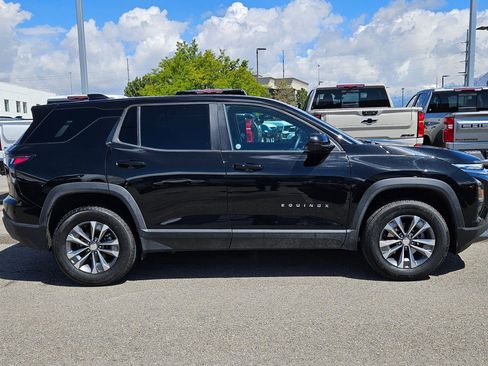 Used 2026 Chevrolet Equinox LT AWD/4WD image 2