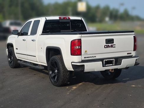 Used 2015 GMC Sierra 1500 SLT w/ All-Terrain Package AWD/4WD image 5