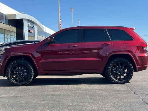 Used 2021 Jeep Grand Cherokee Laredo X AWD/4WD image 7