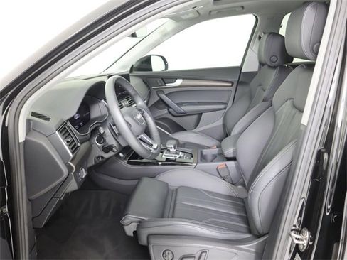 Certified 2025 Audi Q5 2.0T Premium Plus w/ Premium Plus Package image 12