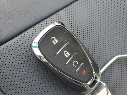 Used 2020 Chevrolet Bolt Premier w/ Infotainment Package FWD image 23