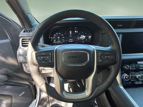 Used 2023 GMC Yukon Denali w/ Max Trailering Package AWD/4WD image 12
