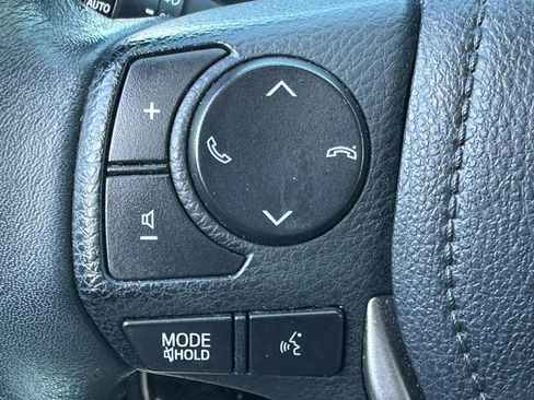 Used 2017 Toyota RAV4 Limited image 21