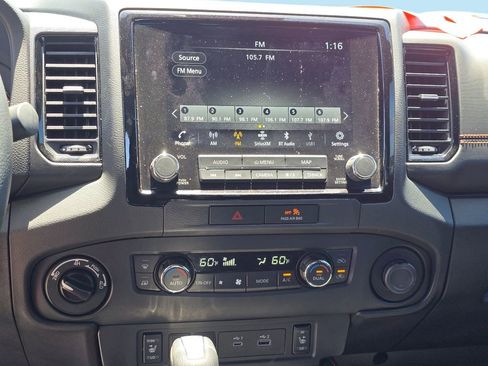 Used 2022 Nissan Frontier PRO-4X AWD/4WD image 18