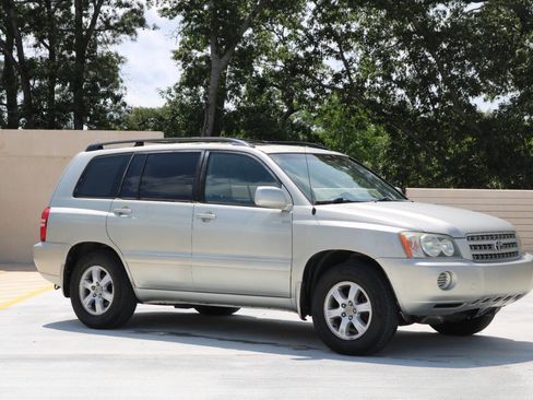 Used 2002 Toyota Highlander 2WD V6 image 1