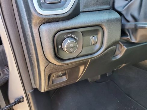 Used 2022 RAM 1500 Big Horn AWD/4WD image 18
