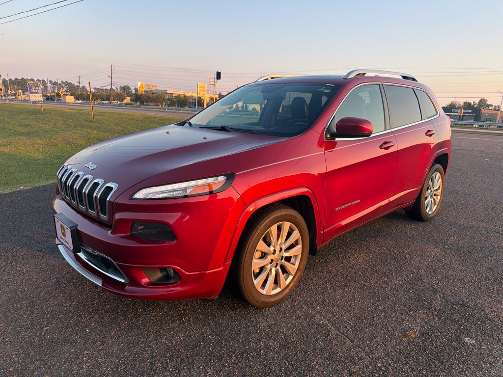 Used 2017 Jeep Cherokee Overland FWD image 1