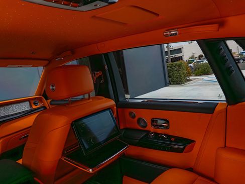 Used 2018 Rolls-Royce Phantom Sedan RWD image 65