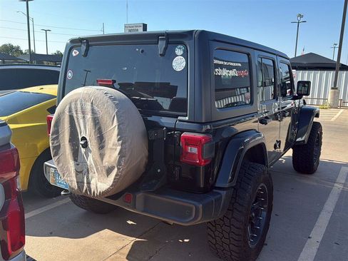 Used 2019 Jeep Wrangler Unlimited Sahara w/ Safety Group AWD/4WD image 9