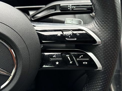 Used 2024 Mercedes-Benz GLC 300 4MATIC image 27