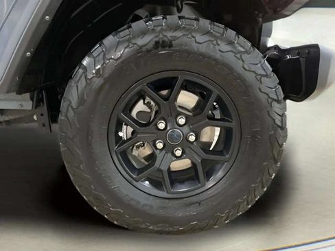 Used 2024 Jeep Wrangler Unlimited AWD/4WD image 91