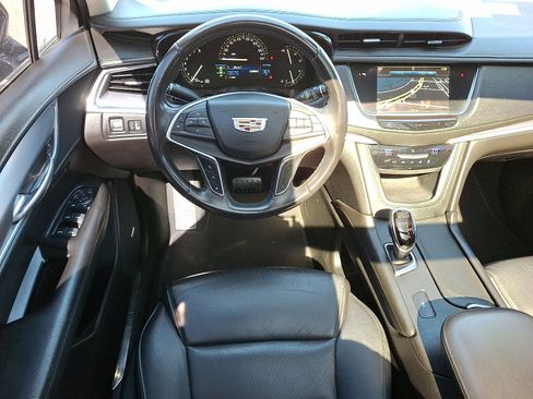 Used 2018 Cadillac XT5 Luxury w/ Driver Awareness Package image 11