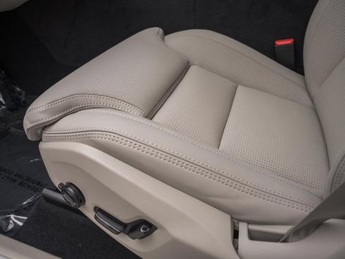 New 2027 Volvo XC60 B5 Ultra AWD/4WD image 36