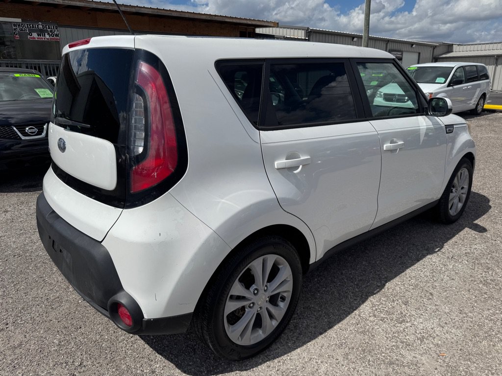 Used 2014 Kia Soul + FWD image 4