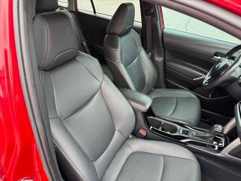 Used 2023 Toyota Corolla Cross XLE FWD image 20