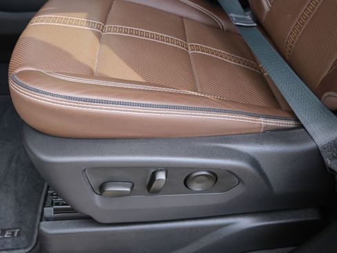 Used 2025 Chevrolet Tahoe High Country image 15