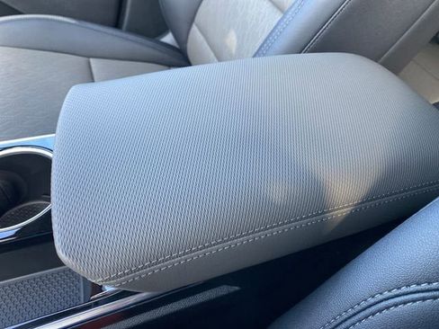 New 2026 Chevrolet Equinox LT w/ Convenience Package II AWD/4WD image 28
