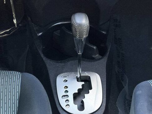 Used 2012 Toyota Yaris LE image 17