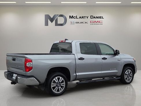 Used 2020 Toyota Tundra SR5 w/ SR5 Upgrade Package AWD/4WD image 5