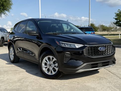 Used 2025 Ford Escape Active image 2