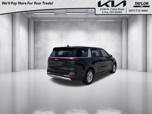Used 2024 Kia Carnival LX FWD image 2