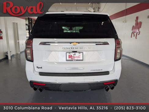 Used 2021 Chevrolet Suburban Premier w/ Premium Package RWD image 3