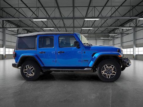 New 2026 Jeep Wrangler Unlimited Sahara AWD/4WD image 5