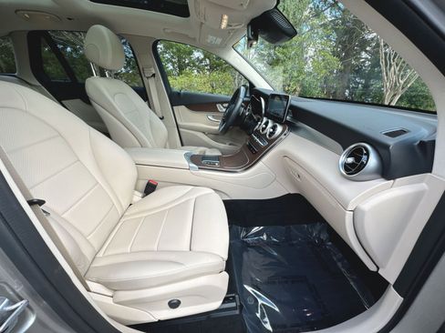 Used 2022 Mercedes-Benz GLC 300 4MATIC image 33