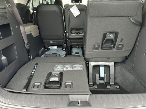 New 2026 Kia Carnival EX image 16