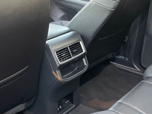 Used 2025 Volkswagen Atlas Cross Sport SE image 24