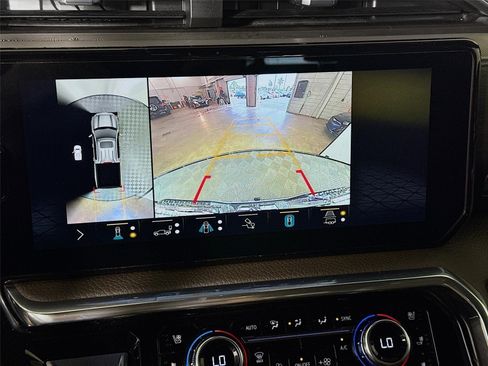Used 2022 GMC Sierra 1500 Denali w/ Technology Package AWD/4WD image 15