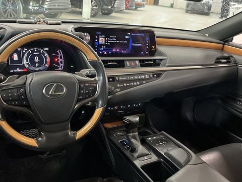 Used 2019 Lexus ES 350 Luxury w/ Accessory Package 2 image 19