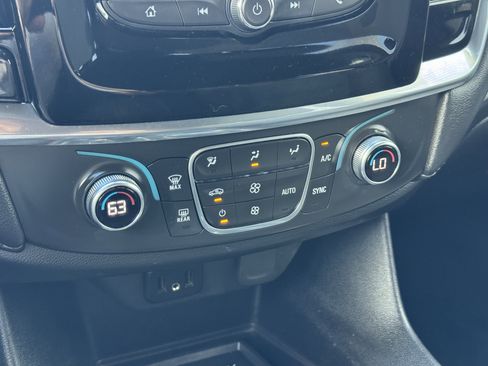 Certified 2023 Chevrolet Traverse LT FWD image 29