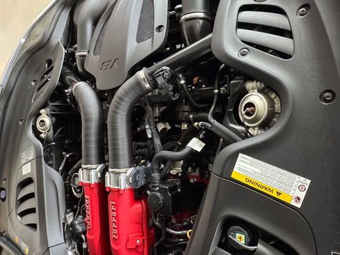 Used 2018 Ferrari GTC4Lusso T image 26