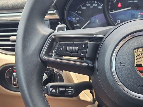 Certified 2026 Porsche Macan AWD/4WD image 27