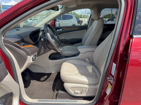 Used 2019 Lincoln MKC Select w/ Select Plus Package image 12