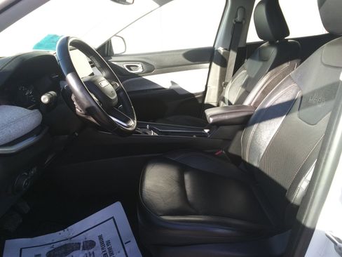 Used 2022 Jeep Compass Latitude image 13