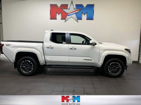 Used 2024 Toyota Tacoma TRD Sport image 1
